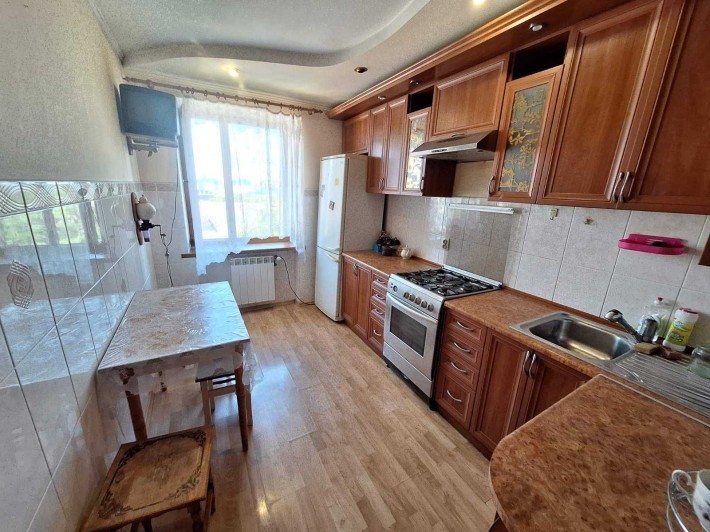 Оренда!Велика 2к квартира 68м2 з I/О,цегляний будинок, поруч центру! - фото 1