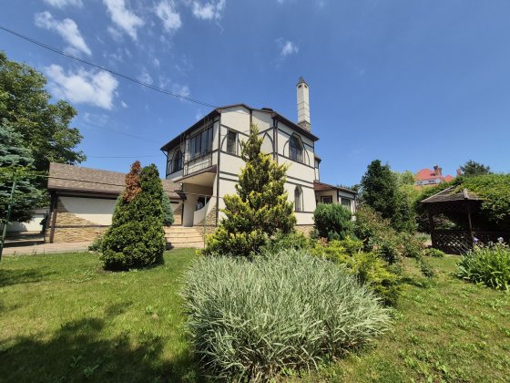 Екслюзив! Продам будинок з басейном. Біля моря.  20 соток Одесса