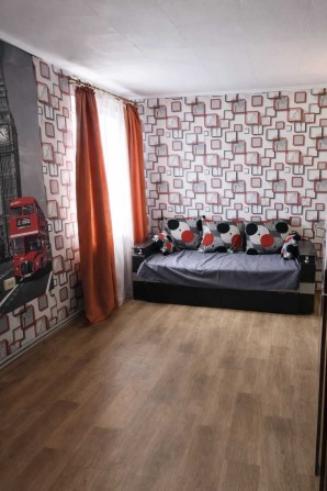 Продам 2-х этажный дом в 15 минутах езды от города - фото 1