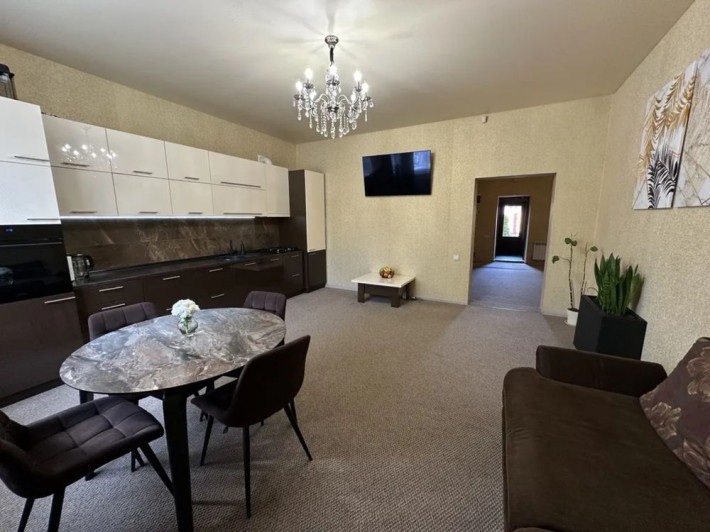 Продам 3-этажный дом с ремонтом Индустриальный район Клочко Купить - фото 1