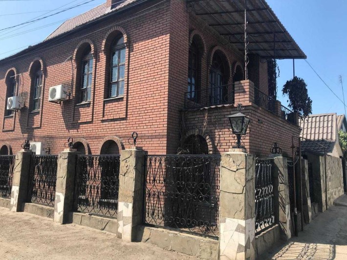 Продам 2- эт. дом,  Ледовая Арена, Парк Молодежный. Красный Камень. - фото 1