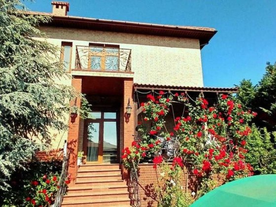 Ексклюзивний будинок з прямим видом на море з діючим бізнесом Одесса