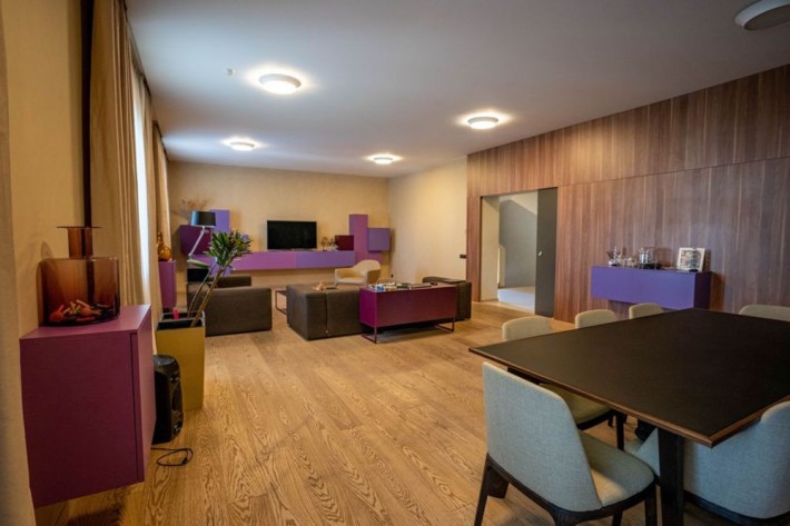 VIP без %, Продам дом 415м2 с подвалом, бассейном, зоной BBQ - фото 1