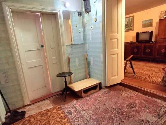 У продажу 3к.будинок ,гараж,р-н автовокзал.