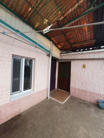 Продаётся добротный дом. Октябрьское. Центр. Ул.Станиславского. - фото 1