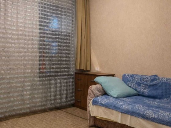 Продам домик со своим двориком на Черемушках. Место на несколько авто