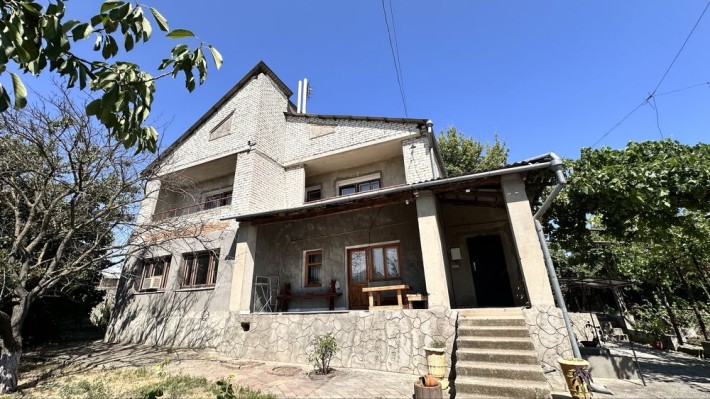 Продам просторный дом - фото 1