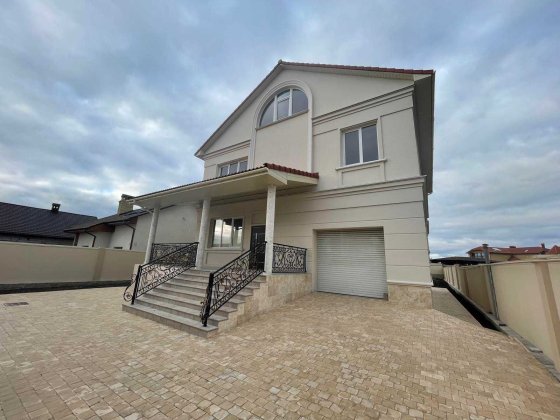 Дом в Совиньоне , участок 8 соток, внутри частично ремонт Одеса