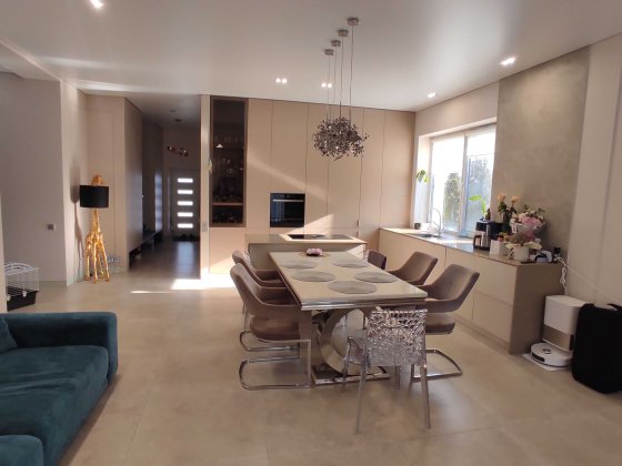 ПАВЛЕНКИ- Дом с ремонтом (район ул. Ньютона, Коммунал. рынка) Харків