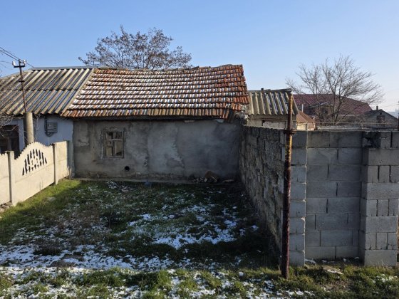 Продаю частину домоволодіння мікрн Варварівка окремий двір вул. Чорном