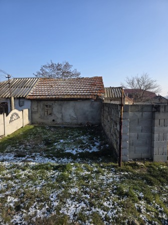 Продаю частину домоволодіння мікрн Варварівка окремий двір вул. Чорном - фото 1