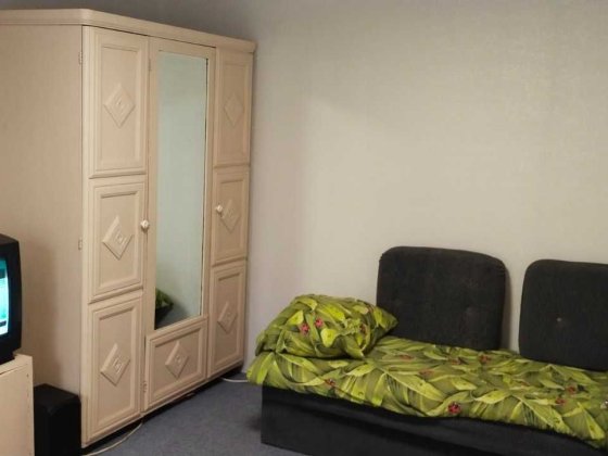 Продам затишний окремий будинок з ремонтом на вул. Стовбова