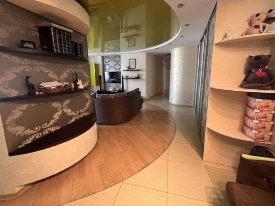 Продаж 3-к квартири вул. Урлівська 11а Киев