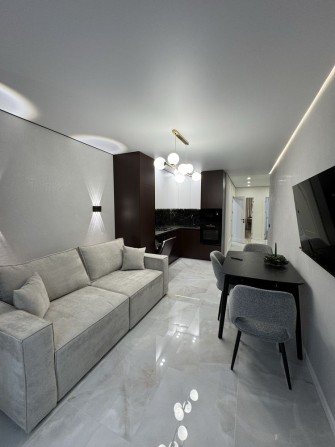 Перша здача 2 кімнатна +кухня-студія у новобуд із газом ( +паркомісце) - фото 1