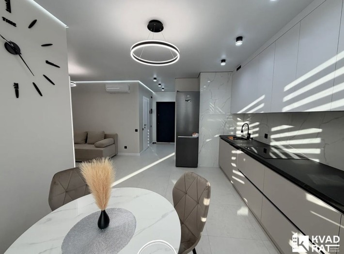 1.5 кім ЖК UONE біля велесу - фото 1