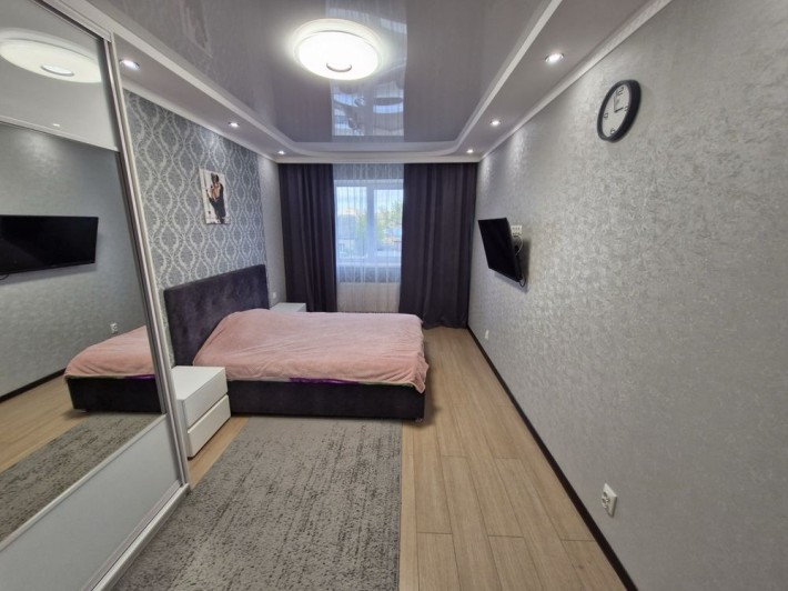 Здається в оренду 2к.квартира в новобудові,вул.Нижньосировотська - фото 1