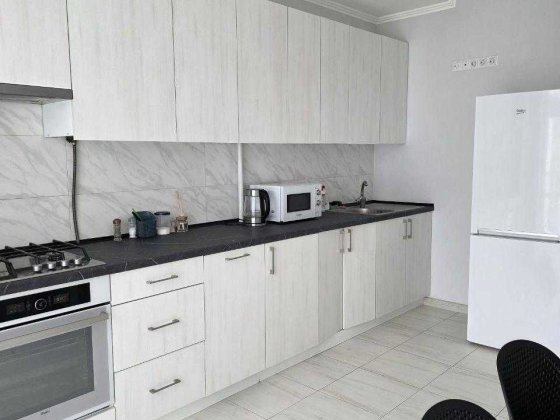 Оренда просторої 2 кім. квартири з євроремонтом  по вул. Довженка Ивано-Франковск