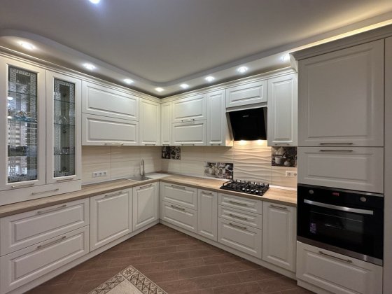 Оренда 3 кімнатна квартира вул.Івасюка 84 новобудова Каскад Ивано-Франковск