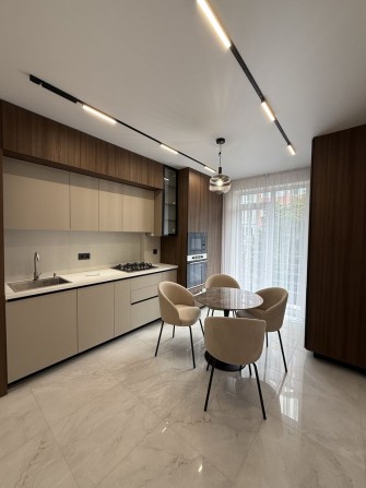 Вул. Польового, сучасна квартира - фото 1