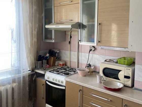 М-н Левада кімнати окремі поруч з АТБ Полтава