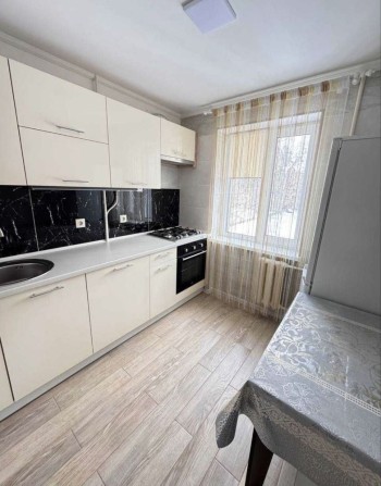 Алмазний. Здається 1-кімнатна квартира. Є тепло і вода - фото 1