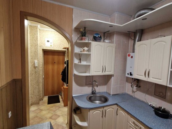 Оренда 1 кімнатної квартири по вул. Комерційна б.1 Кривой Рог