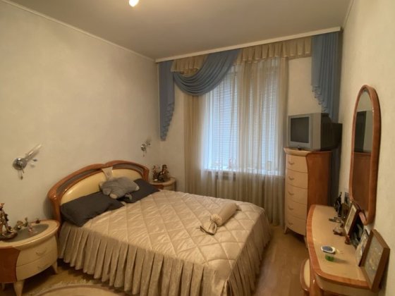Оренда затишної 2-кімнатної сталінки   60 м² з АВТОНОМНИМ ОПАЛЕННЯМ Кривой Рог