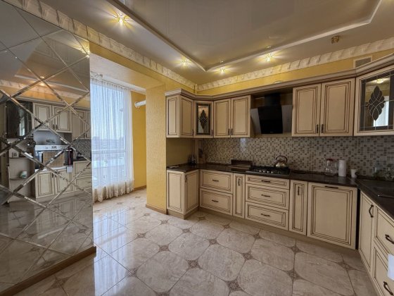 Оренда 3 кімнатної квартири великої площі Ивано-Франковск