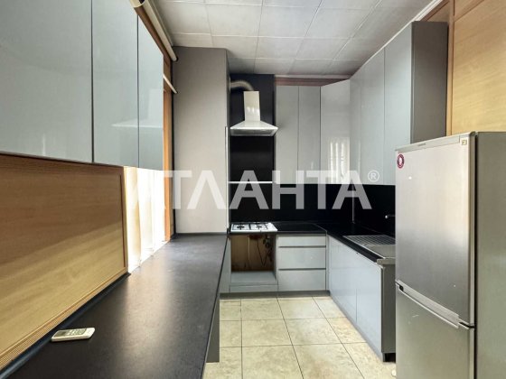 Продам дом на 3,6 сотках Место для авто! Щорса / Дом мебели Черемушки