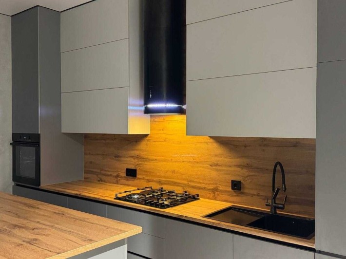 Продам будинок з каміном ремонтом меблями технікою - фото 1