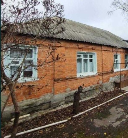 На Лисій Горі продається половина будинку, зі своїм двором та заїздом. - фото 1