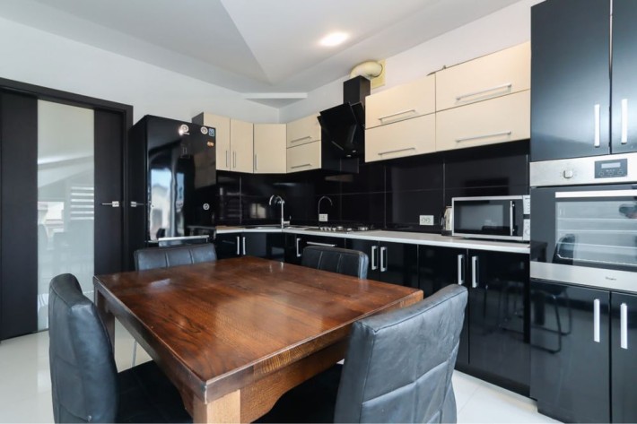 Оренда 2 к в самому центрі міста Хотинська 12 - фото 1