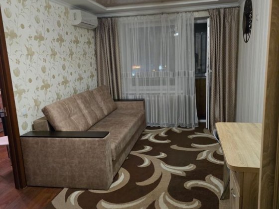 Центр міста парковка у дворі Полтава