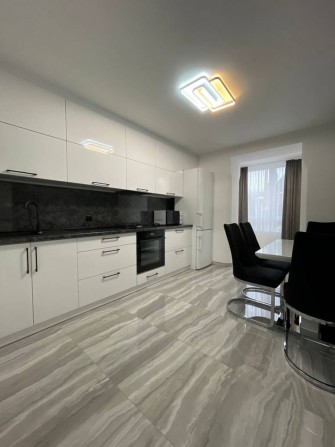 Оренда 2 км квартири в новобудові поблизу парку Вул.Злуки - фото 1