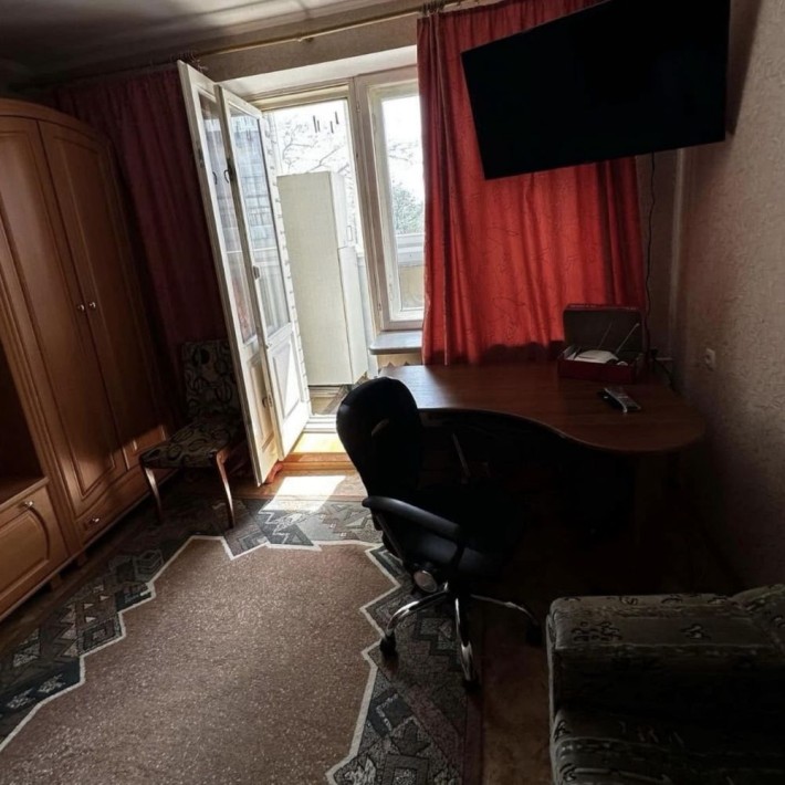 Інститут звʼязку  поруч з АТБ вільна тепла квартира - фото 1