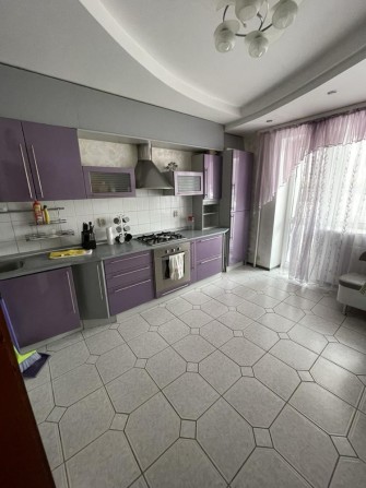 Оренда 3 кім квартири з гаражем, Бам, вул Захисників України - фото 1