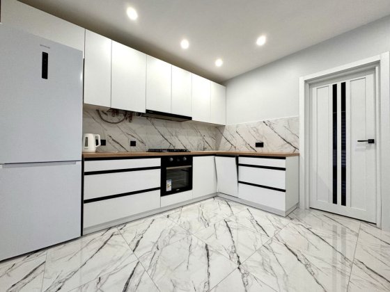 Здається в оренду простора 1-кімнатна квартира в ЖК «На Щасливому». Рівне