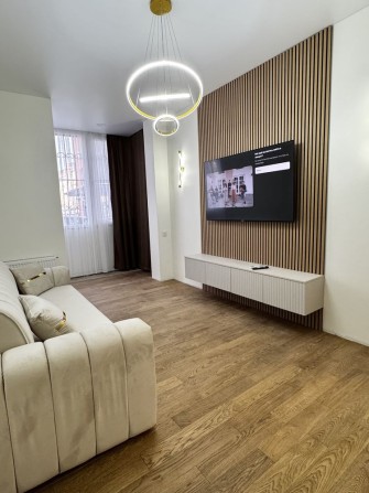 ПершЧа здача! ТЦ Майдан КРАСИВА 2-к квартира у НОВОБУДОВІ - фото 1