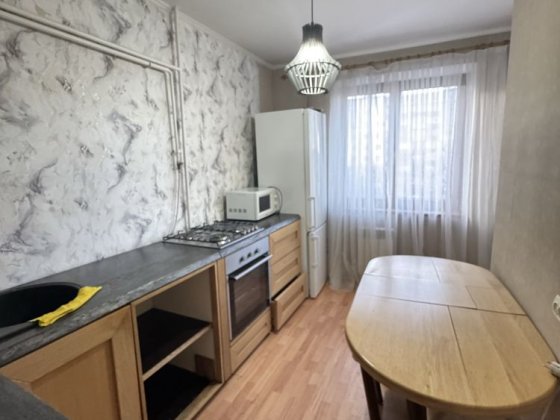 Оренда трикімнатноі квартири район Гравітону Черновцы