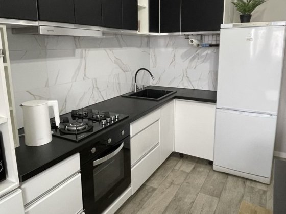 Садовий новобудова парковка у дворі вільна Полтава