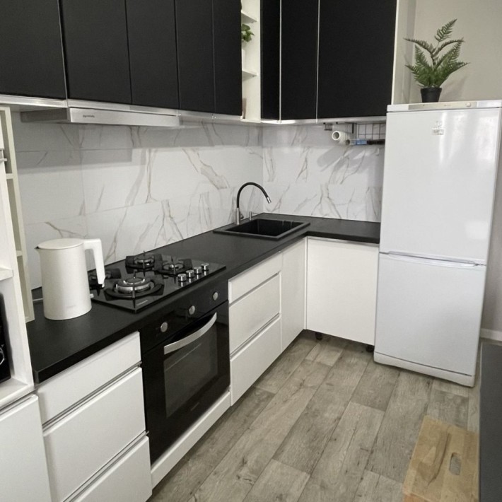 Садовий новобудова парковка у дворі вільна - фото 1