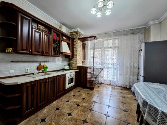 Здається 2-Х кімнатна "НОВОБУДОВА" на вул.ГЕРОЇВ МАЙДАНУ (р-н Корчма) Черновцы