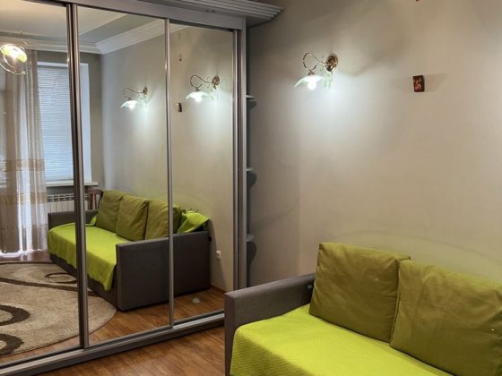 Оренда 1 кім. в центрі по вул.  Украінській ціна  350дол. Черновцы