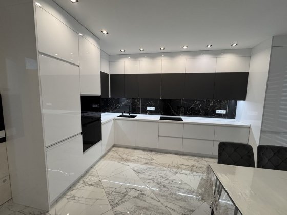 Здається в оренду 2-х кімнатна новобудова ТЦ «Майдан» ПЕРША ЗДАЧА Черновцы