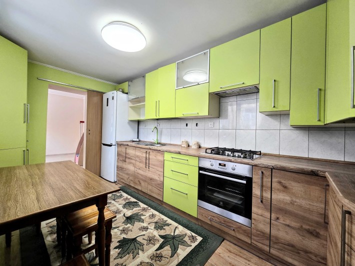 2-Х кімнатна квартира на вул.ГЕРОЇВ МАЙДАНУ( р-н Юність Буковини). - фото 1