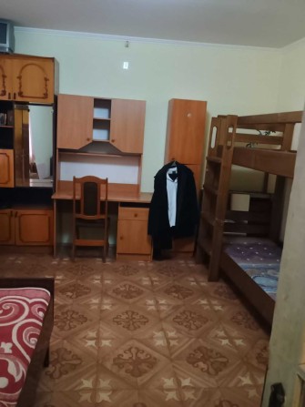 Здається 1 кімнатна квартира по вулиці Головній - фото 1