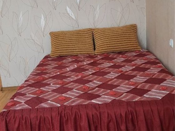 Зупинка 5 школа новобудова парковка у дворі Полтава