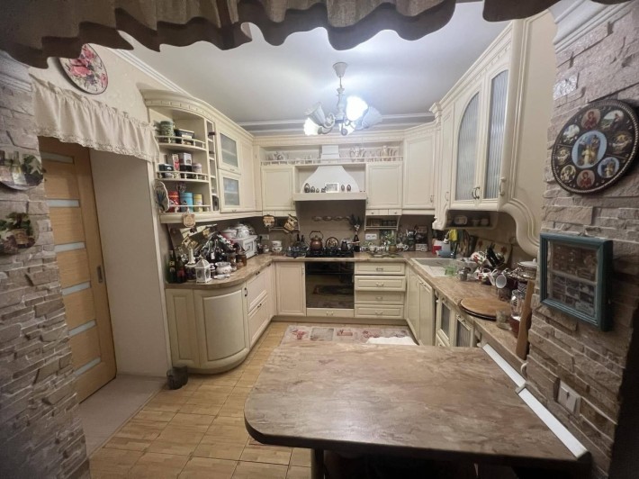 Дом 130 м2 в Хаджибейском районе. Район Шустов, дом в два этажа - фото 1