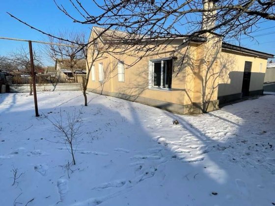 Продам дом с ремонтом земля в собственности р-н Малиновский