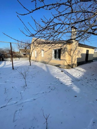 Продам дом с ремонтом земля в собственности р-н Малиновский - фото 1